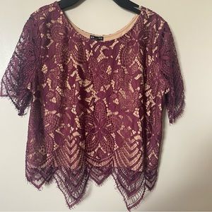 NWT Express | Burgundy Lace Floral Uneven Hem Cropped Short Sleeve Blouse, L